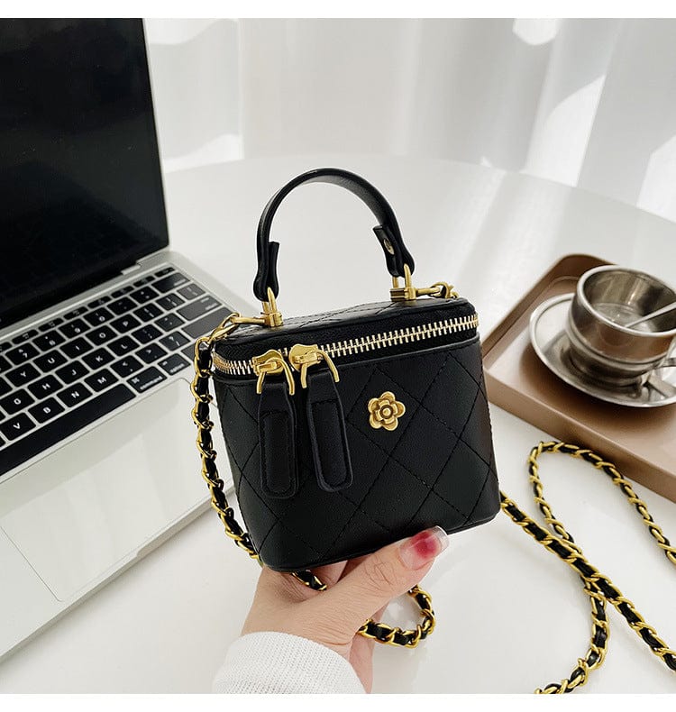 DORI - Mini-Schultertasche in Beutelform