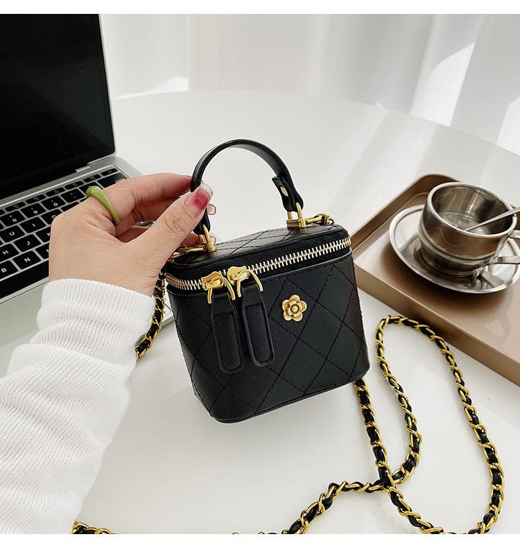 DORI - Mini-Schultertasche in Beutelform