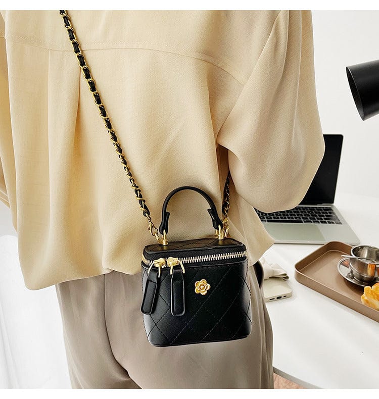 DORI - Mini-Schultertasche in Beutelform