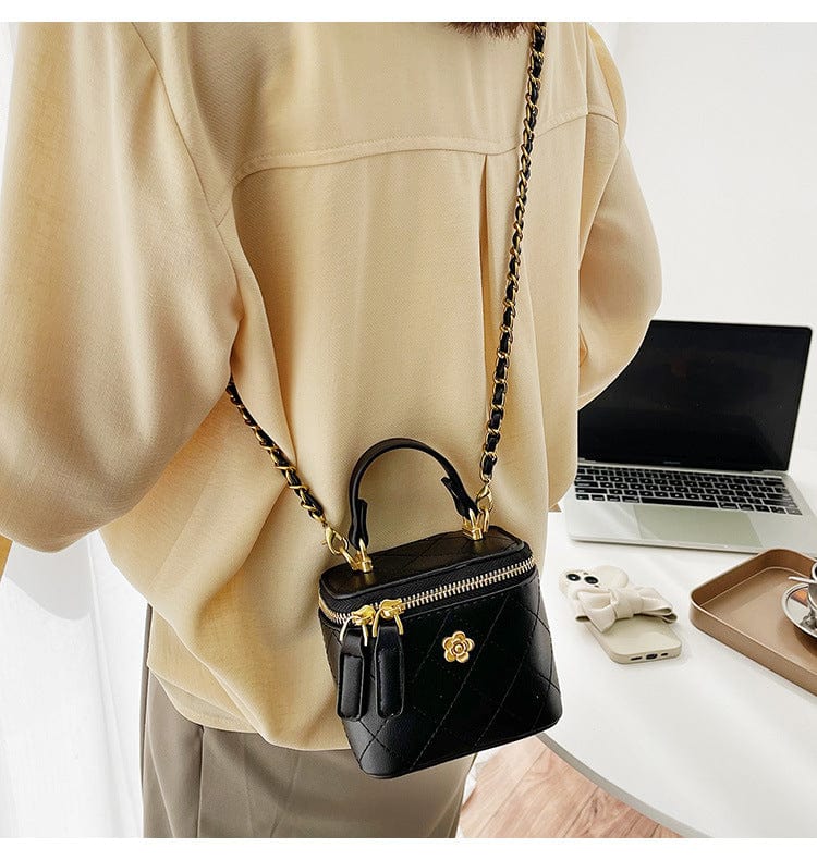DORI - Mini-Schultertasche in Beutelform
