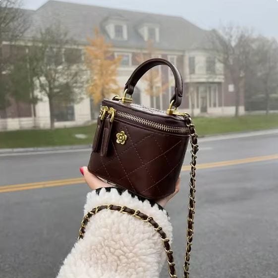 DORI - Mini-Schultertasche in Beutelform