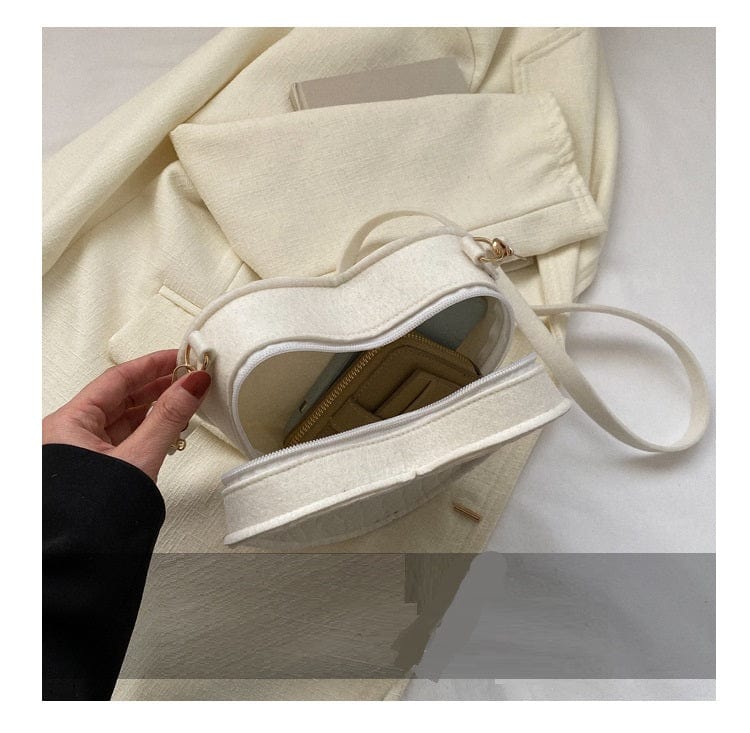 GIA - Umhängetasche mit Herzdesign