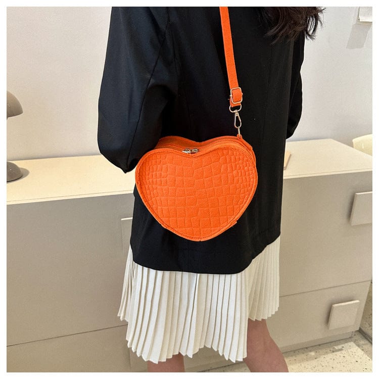 GIA - Umhängetasche mit Herzdesign