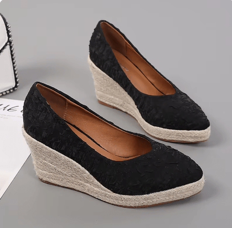 GUADA - Spitzes, flaches Wedge-Heel 2024