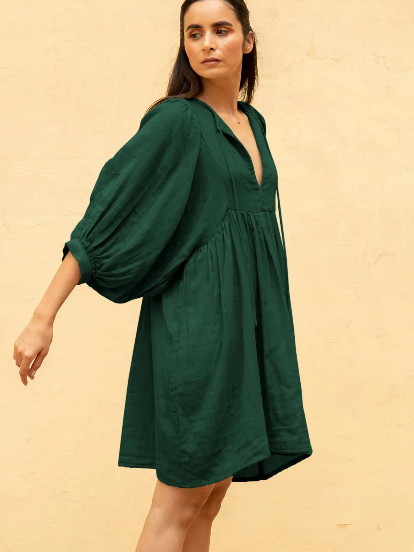 ILARIA- Solides Kleid mit Blasenärmeln